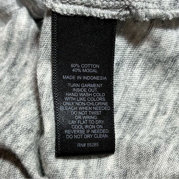 New Express Open Shoulder Top Blouse Shirt Women’s Size Small Gray Long Sleeve - Picture 6 of 8